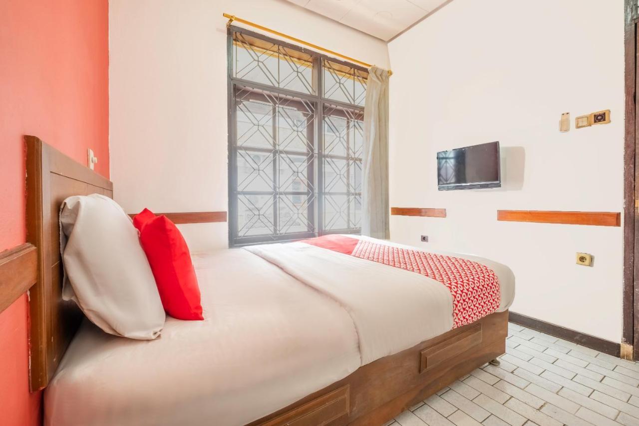 Oyo 1945 Hotel Bali Indah Bandung Zewnętrze zdjęcie