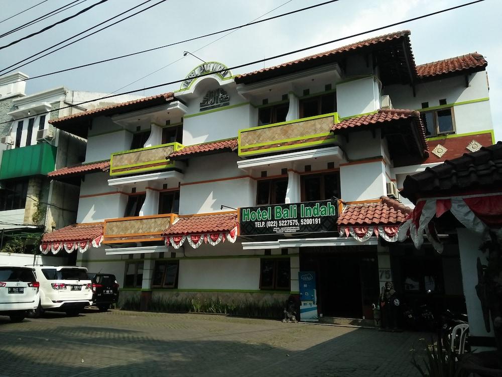 Oyo 1945 Hotel Bali Indah Bandung Zewnętrze zdjęcie